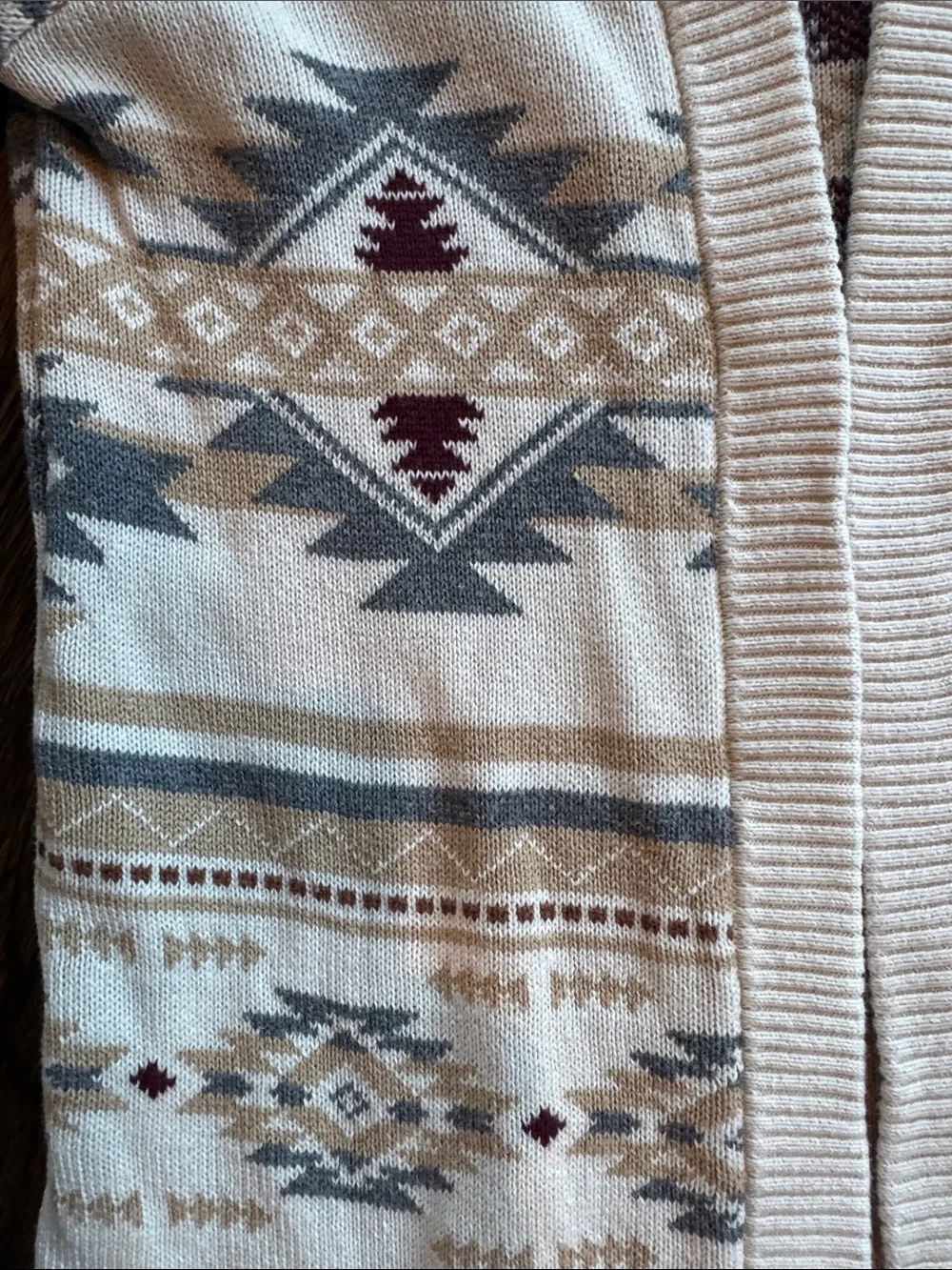 Thick cardigan with western/Native American print